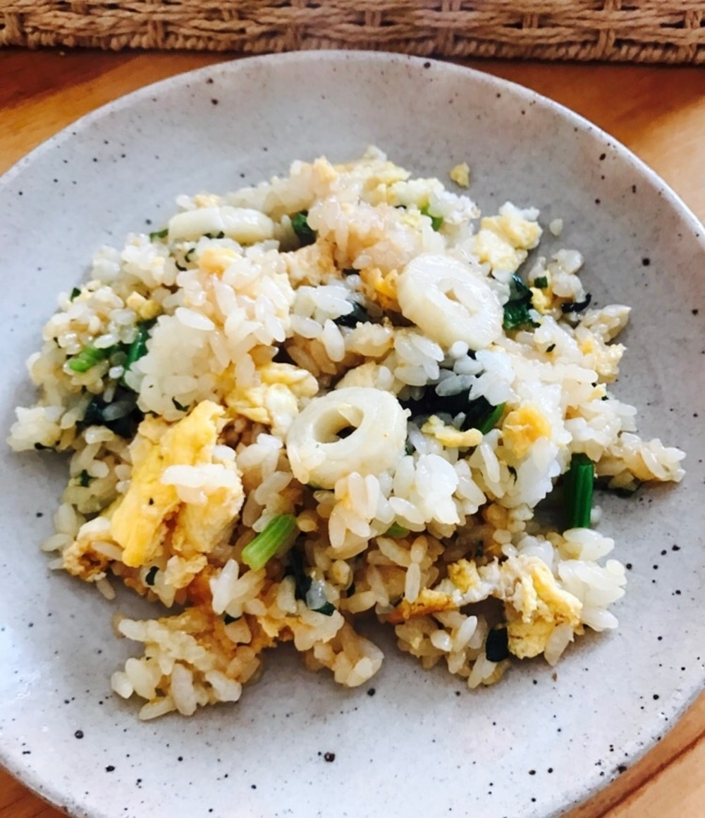 肉なしでも大満足！常備食材で作る即席チャーハン